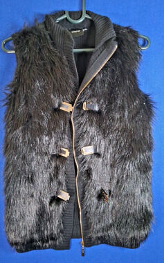 Cliche Black Faux Fur Vest Gilet Jacket Toggle Zip Rib Knit Collar Women Small